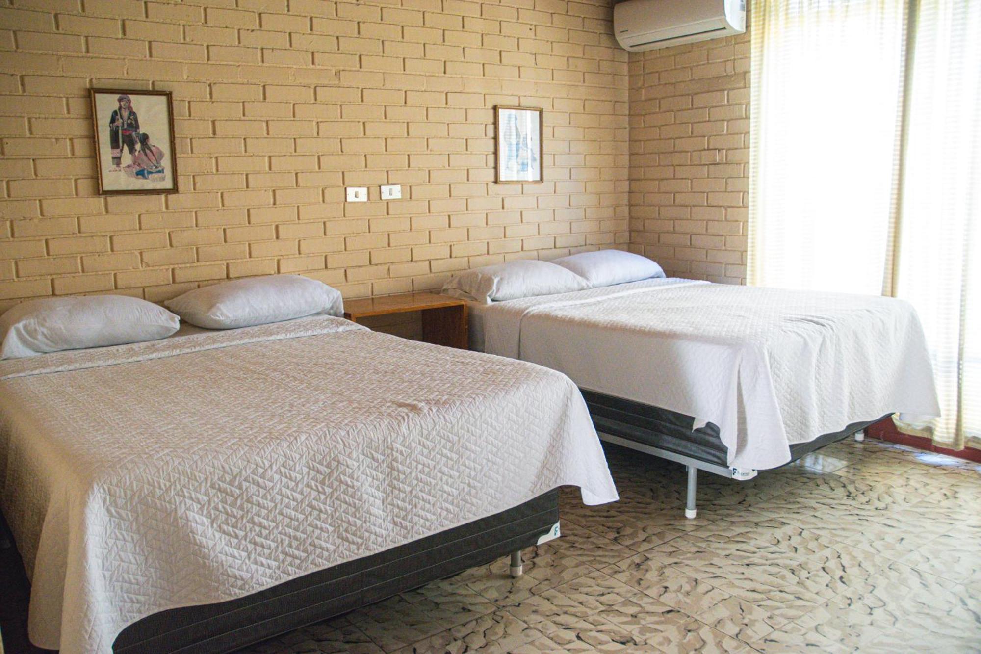 Hotel La Colonia Retalhuleu Extérieur photo